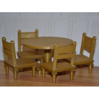 Dollhouse_Table_and_Chairs